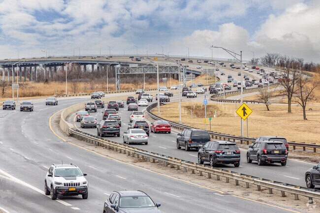 Mill Basin residents have close access to the Belt Parkway for easy traveling.