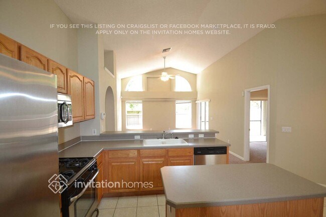 7029 Colony Pointe Dr, Riverview, FL 33578 - photo 6