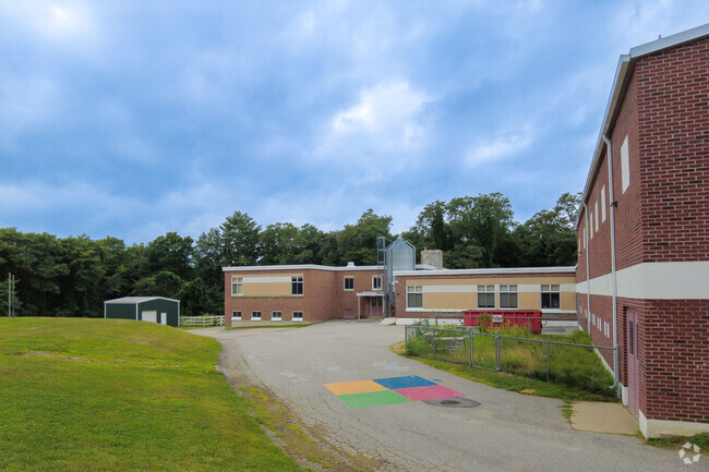 Canterbury Elementary School has an overall grade of B on Niche.