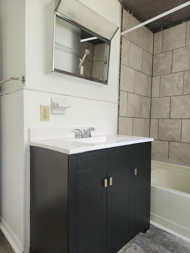 221 E 8th St unit 1, Winona, MN 55987 - photo 4