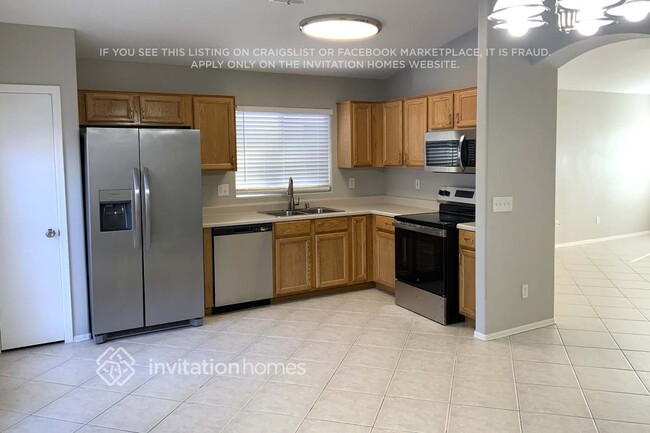 3606 W Via Del Sol Dr, Glendale, AZ 85310 - photo 4