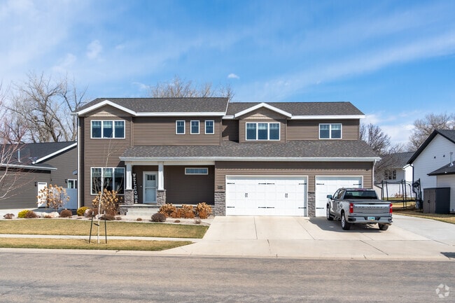 The vast majority of homes in Cottonwood are of the New Traditional style.