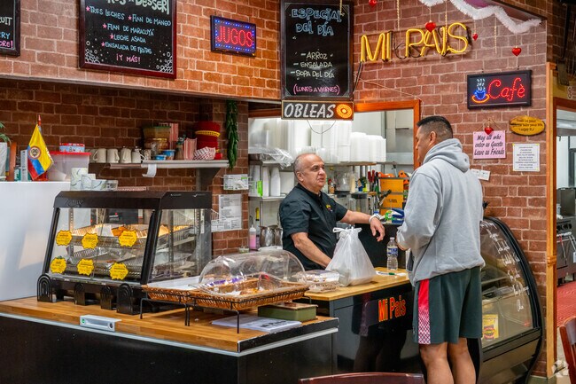 Mi Pais serves delicious Colombian food in Frazer.