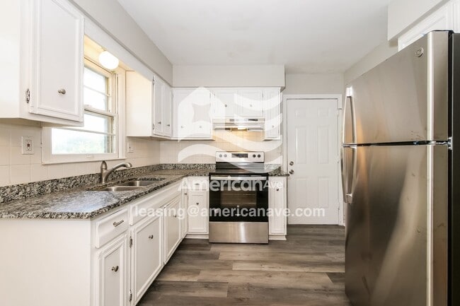 314 SW Glendana St, Lees Summit, MO 64081 - photo 6