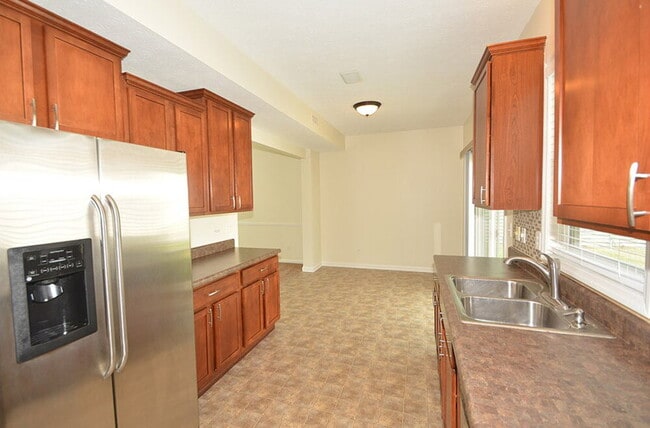 13172 S Elster Way, Fishers, IN 46037 - photo 7