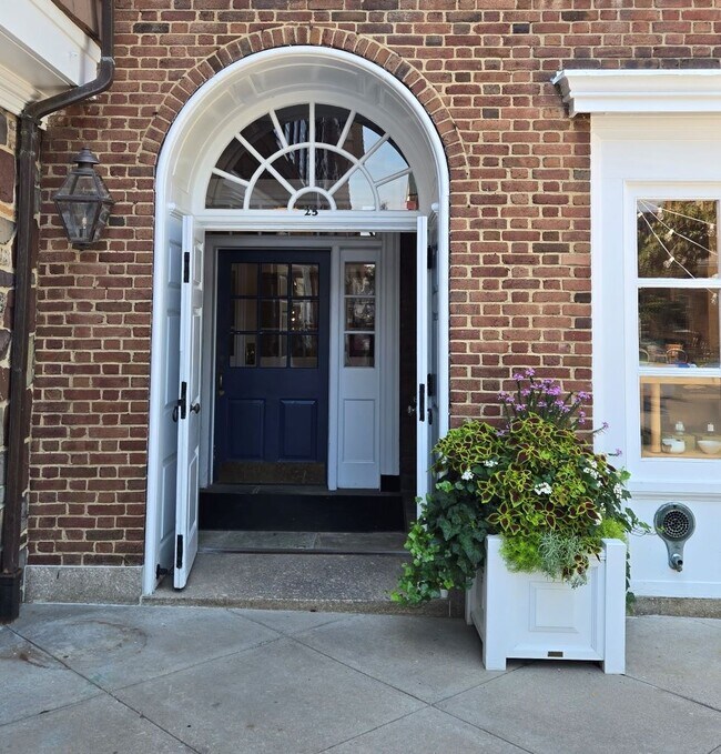 25 Palmer Square W Unit E, Princeton, NJ 08542