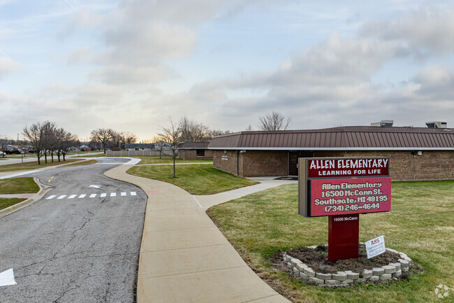 Looping drop-off and pickup drive at Allen Elementary School.