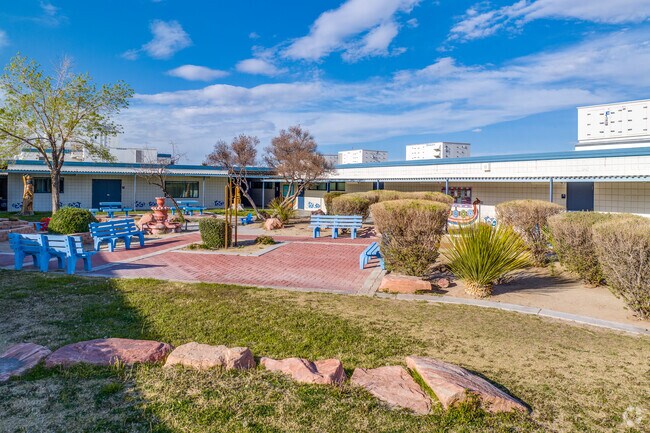 Kids in Buffalo can attend Vegas Verdes Elementary School.