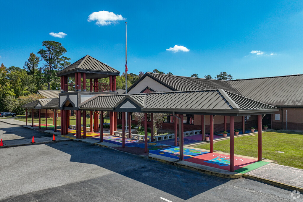 Carter Elementary School has 458
students.