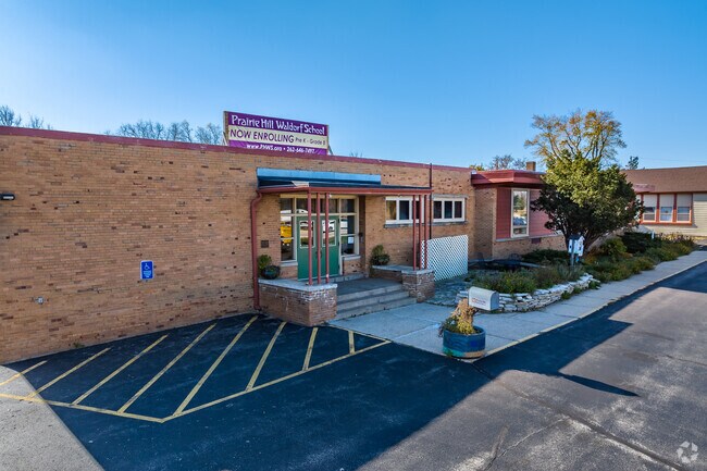 The entry at Prairie Hill Waldorf School.