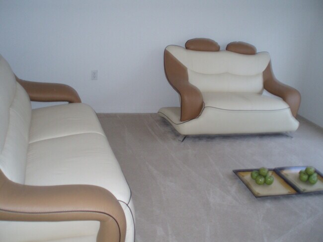 981 SW Mcelroy Ave, Port Saint Lucie, FL 34953 - photo 7