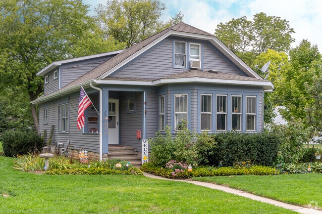A beautiful farmhouse-inspired home, a unique home style in  McHenry.