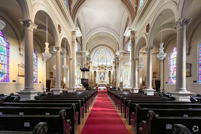 Five Wounds Portuguese National Church has a large interior which can welcome many guests.