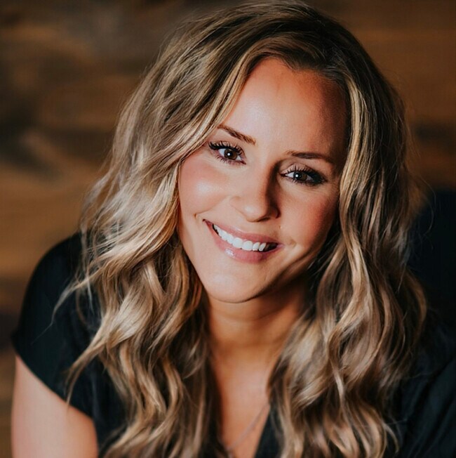 Leah Saunders
