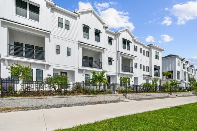 1618 Springwell Ln, Sarasota, FL 34240 - photo 2