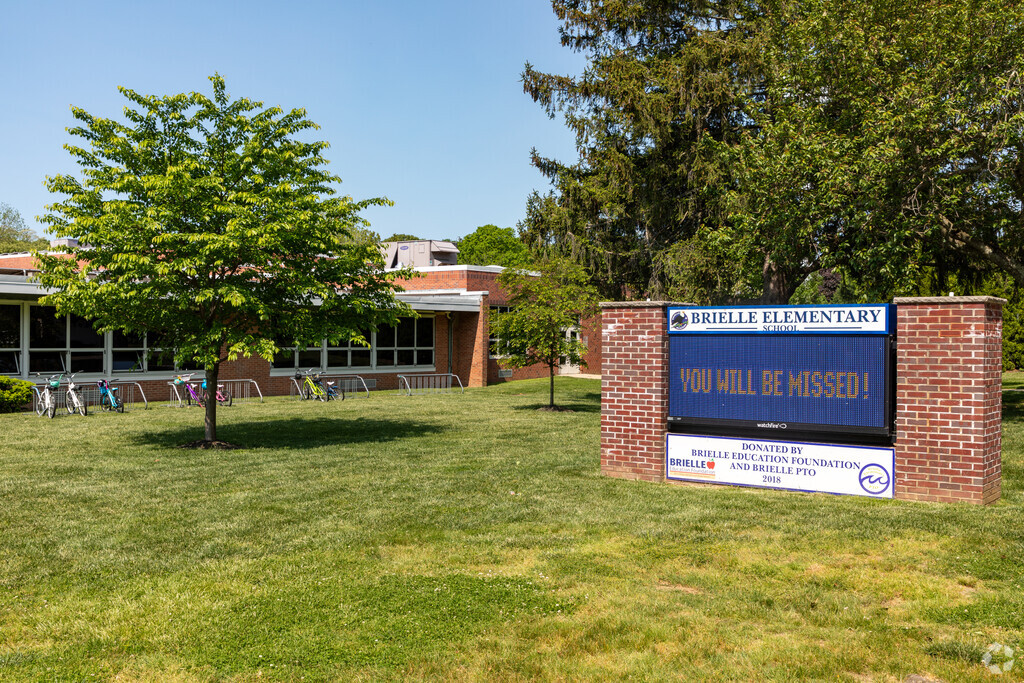 Brielle Elementary School is educating students around the Brielle area.