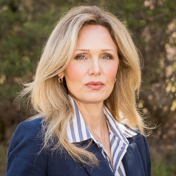 Shelly Preston