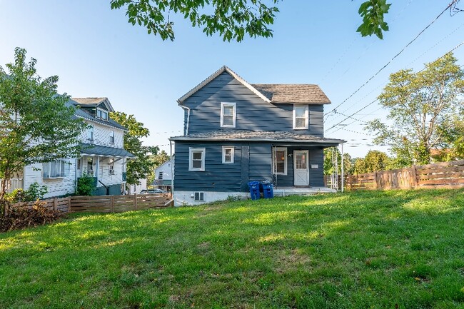 301 Mclean St, Dupont, PA 18641 - photo 6