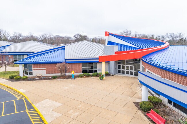 Ernest R Elliot Elementary School entrance is accessible for pickup and dropoff.