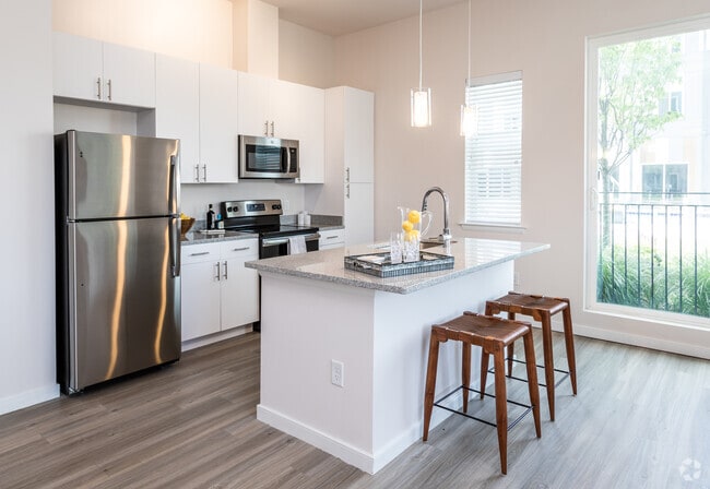 Center West, Baltimore, MD 21223 - photo 4