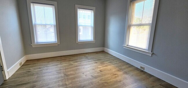 103 North St unit 103 North St - Apt 2, Burlington, VT 05401 - photo 4