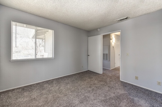 Quail Pointe, Sacramento, CA 95827 - photo 4