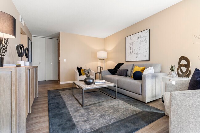 Melrose Gates, Brooklyn Center, MN 55430 - photo 2