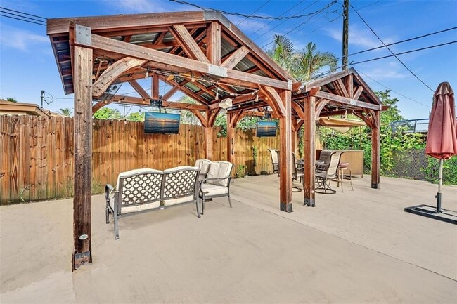 6960 SW 15th St, Pembroke Pines, FL 33023 - photo 6