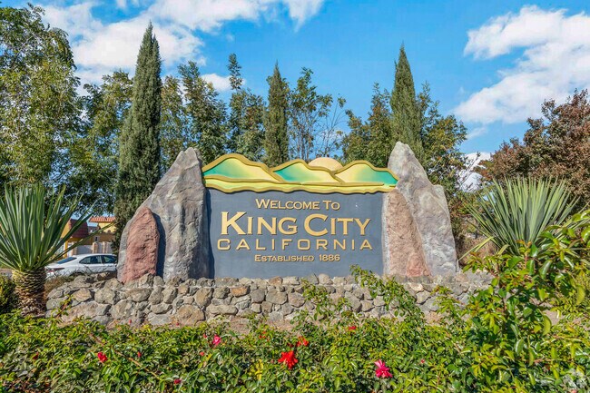 The King City sign welcomes Pine Canyon residents just minutes down the hill.