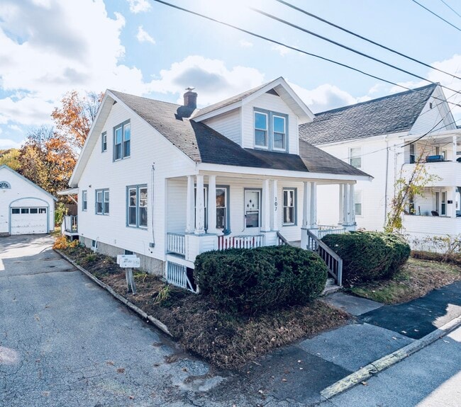 107 May St unit 107 May St Apt 2, Biddeford, ME 04005 - photo 2