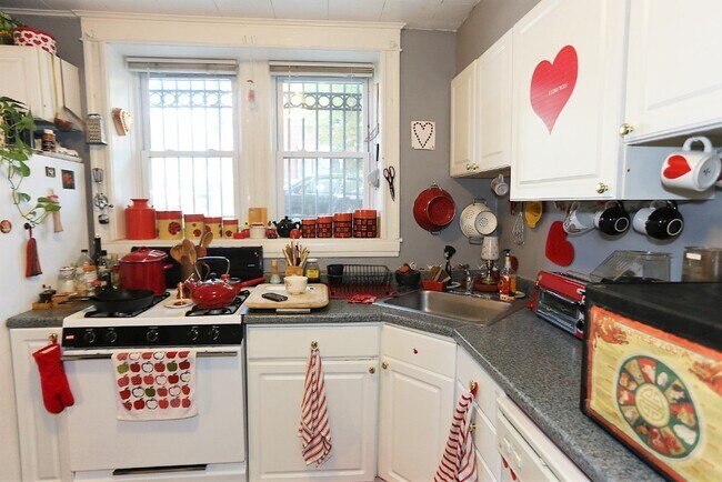 2647 N Sacramento Ave unit GDN, Chicago, IL 60647 - photo 4