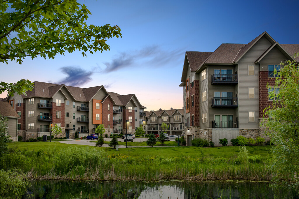 The Woodlands Apartments - W135n7255-N7249 Lund Cir, Menomonee Falls ...