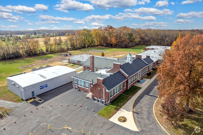 Springfield Township Elementary School has a student-teacher ratio of 13-1.