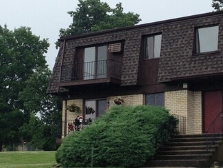 2408 Cherry Hill Dr Unit 2408, Arlington, NY 12603