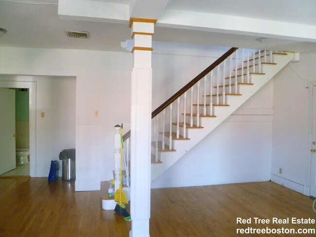 12 Verndale St unit 2, Brookline, MA 02446 - photo 6