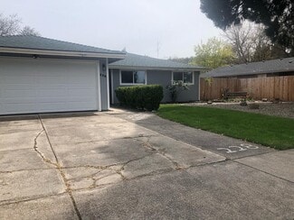 228 Teakwood Dr, Eagle Point, OR 97524