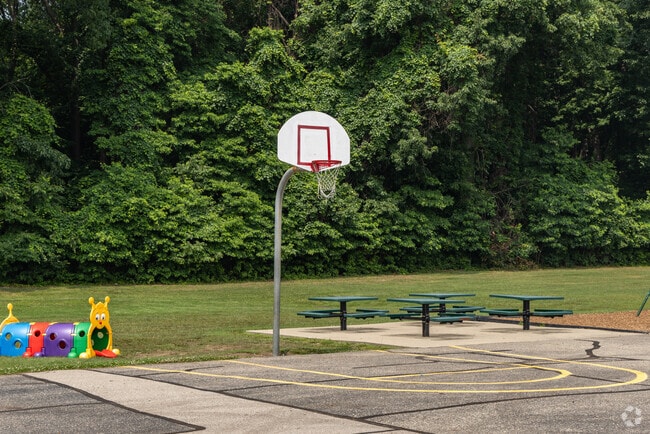 Simonds Elementary School basketball court can be accessible by anyone in Madison Heights.