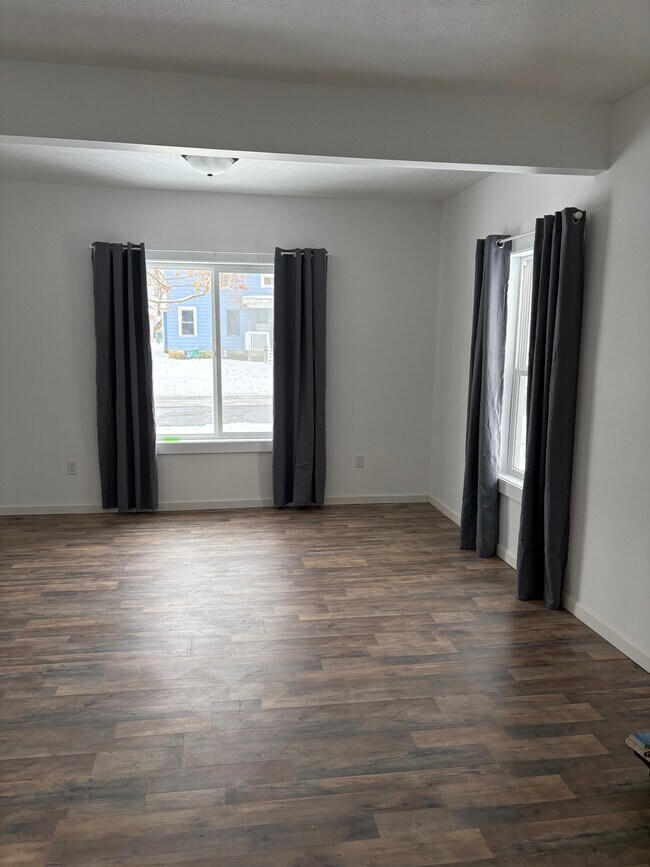 618 Dennis St unit 1, Adrian, MI 49221 - photo 2