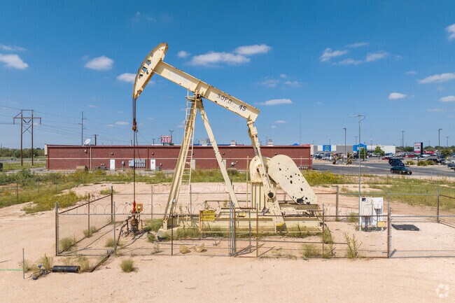 Drivers can see oil rigs along the Beckwood Terrace roads.