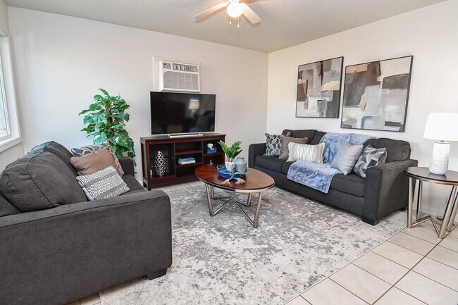 Glenwood, Winterset, IA 50273 - photo 2