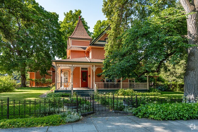Find elegant Victorian homes in Riverfront.