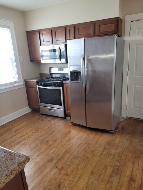 241 Nichols Ave unit First floor, Syracuse, NY 13206 - photo 1