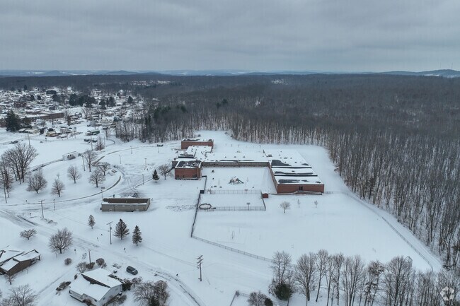North Star Central Elementary School has a student-teacher ratio of 10 to 1.