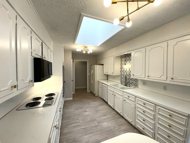 2405 Stutz Plaza, Midland, TX 79705 - photo 6