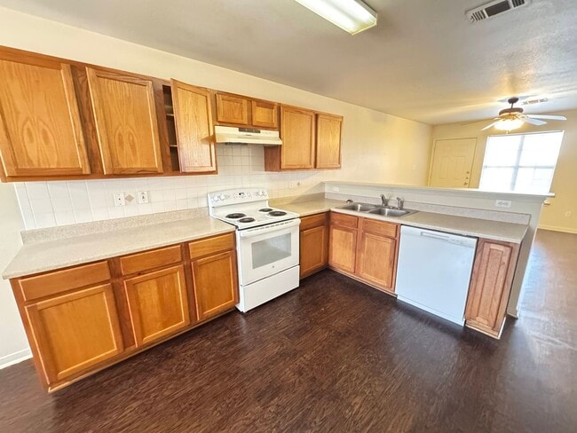 408 Brittney Way unit C, Harker Heights, TX 76548 - photo 5