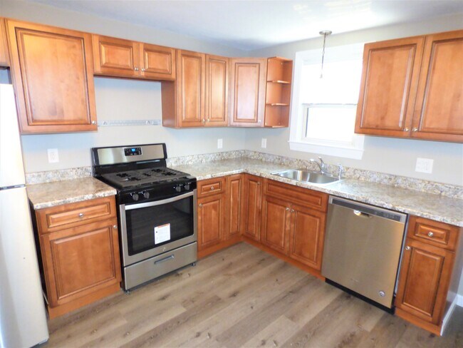 10 Stearns St unit 1, Waltham, MA 02453 - photo 2