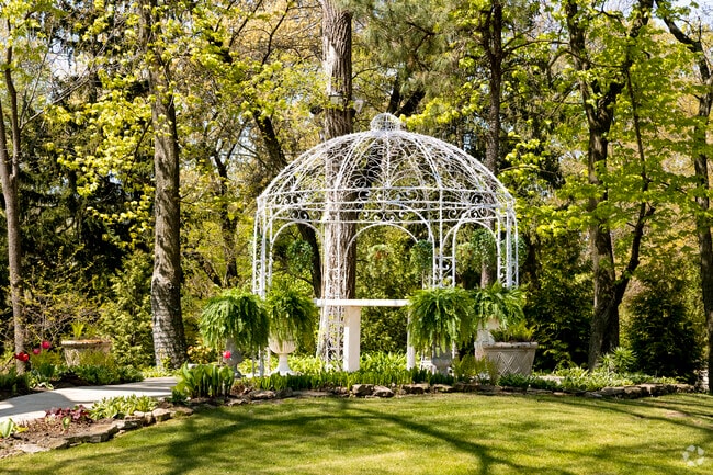 The pergola at Meyer's Castle is a highly sought-after wedding venue in the Dyer, IL area.