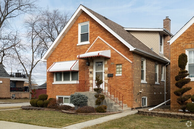 Garfield Ridge offers many different styles of homes.