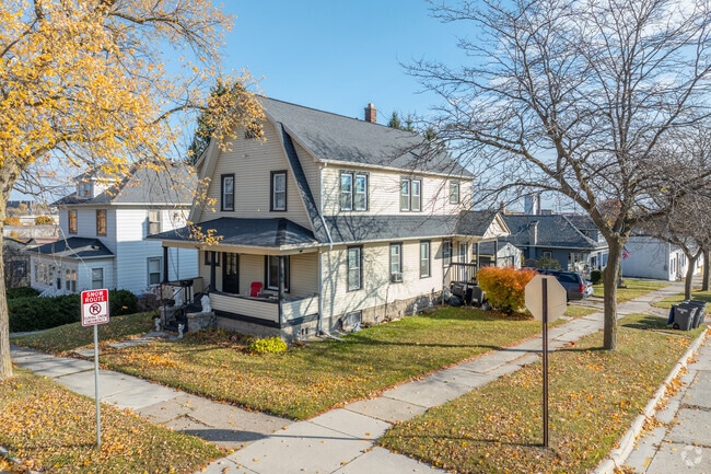 Central Sheboygan’s Dutch colonial homes offer historic charm and unique architecture.