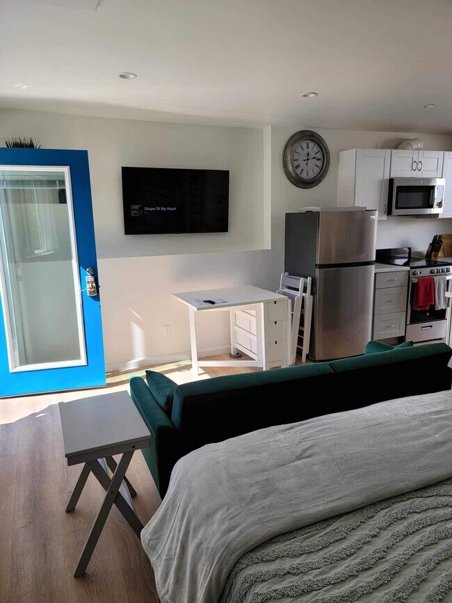 821 Calle de Arboles unit 827, Redondo Beach, CA 90277 - photo 2